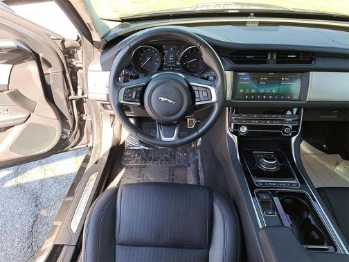 2019 Jaguar XF 30t Prestige