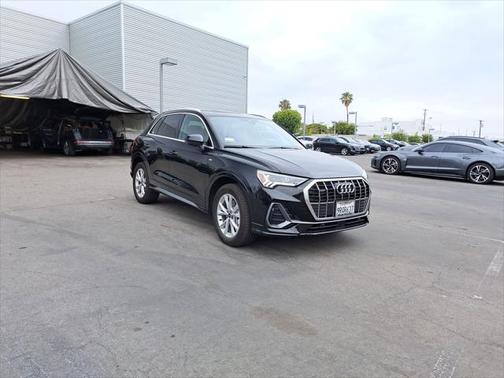 2024 Audi Q3 Premium 45 TFSI S line quattro Tiptronic