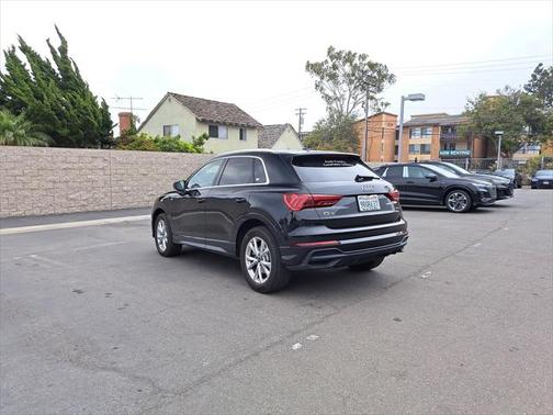 2024 Audi Q3 Premium 45 TFSI S line quattro Tiptronic