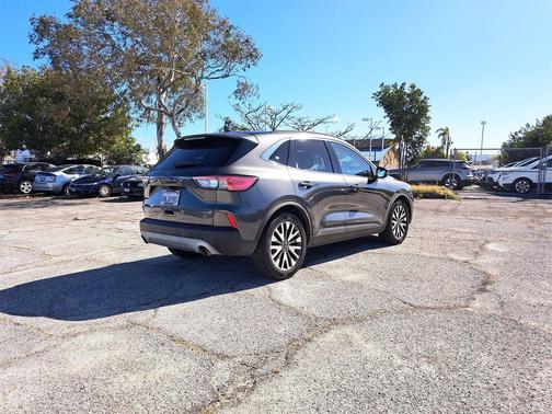 2020 Ford Escape Titanium