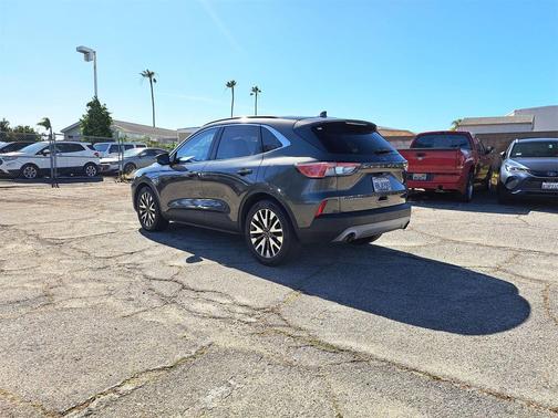 2020 Ford Escape Titanium