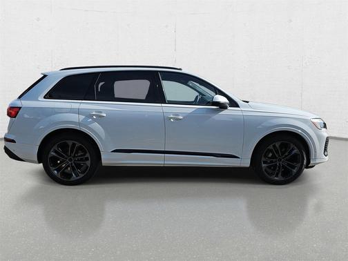 2026 Audi Q7 55 Premium Plus