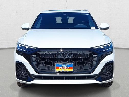 2025 Audi Q8 55 Premium Plus