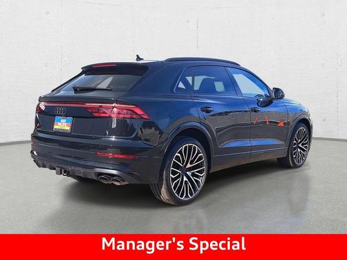Mythos Black Metallic 2026 Audi SQ8 4.0T Prestige