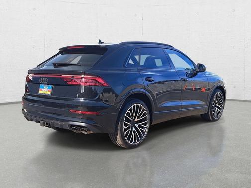 2026 Audi SQ8 4.0T Prestige