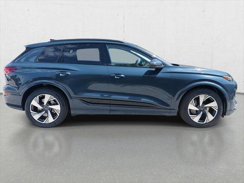 2025 Audi Q6 e-tron Prestige quattro