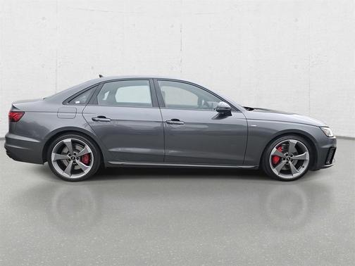 2022 Audi A4 45 S line Premium Plus