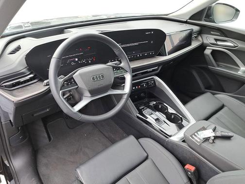 Mythos Black Metallic 2025 Audi Q5 Prestige TFSI quattro S tronic