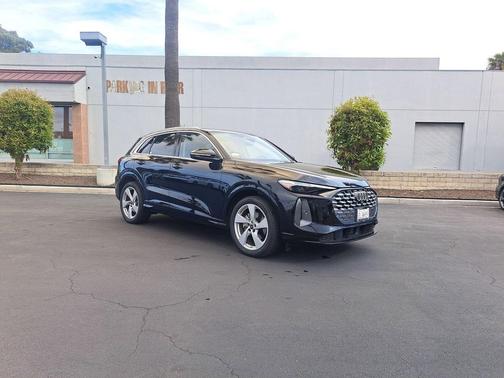 Mythos Black Metallic 2025 Audi Q5 Prestige TFSI quattro S tronic