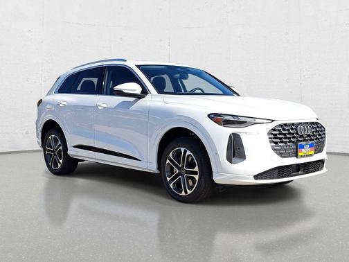 Arkona White 2026 Audi Q5 Premium TFSI quattro S tronic
