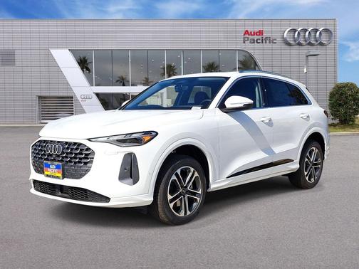 Arkona White 2026 Audi Q5 Premium TFSI quattro S tronic
