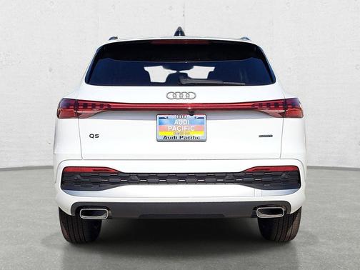 Arkona White 2026 Audi Q5 Premium TFSI quattro S tronic