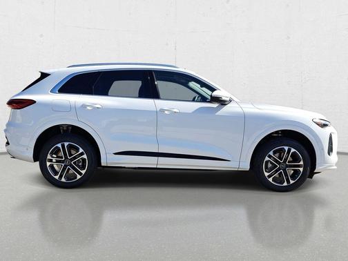 Arkona White 2026 Audi Q5 Premium TFSI quattro S tronic