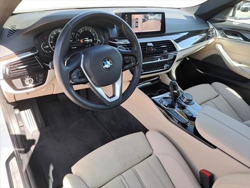 2019 BMW 530 530i