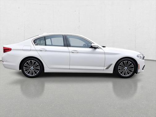 2019 BMW 530 530i