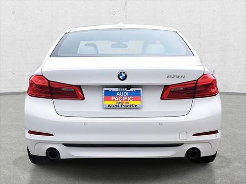 2019 BMW 530 530i
