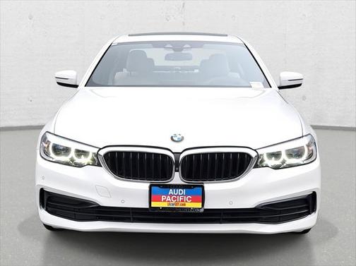 2019 BMW 530 530i