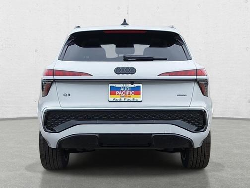 Glacier White Metallic 2026 Audi Q3 TFSI quattro S tronic
