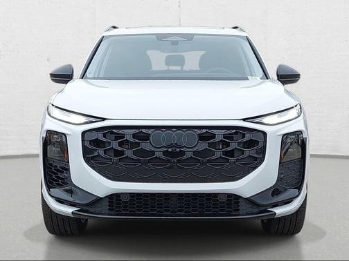 Glacier White Metallic 2026 Audi Q3 TFSI quattro S tronic