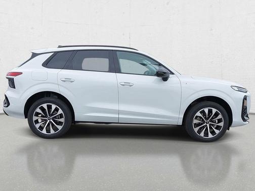 Glacier White Metallic 2026 Audi Q3 TFSI quattro S tronic