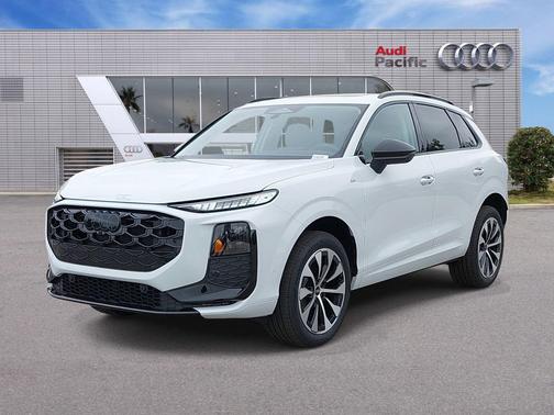 Glacier White Metallic 2026 Audi Q3 TFSI quattro S tronic