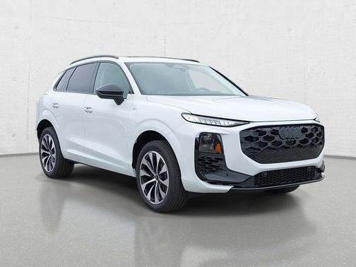 Glacier White Metallic 2026 Audi Q3 TFSI quattro S tronic