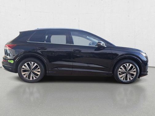 Mythos Black Metallic 2023 Audi Q4 e-tron Premium Plus 40 RWD