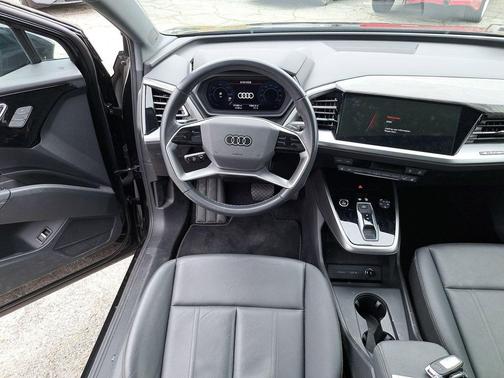 Mythos Black Metallic 2023 Audi Q4 e-tron Premium Plus 40 RWD