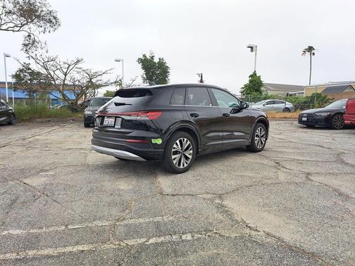 Mythos Black Metallic 2023 Audi Q4 e-tron Premium Plus 40 RWD