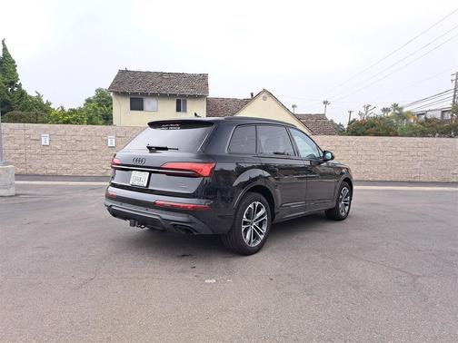 2025 Audi Q7 45 Premium