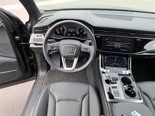 2025 Audi Q7 45 Premium