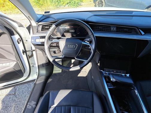 2023 Audi e-tron Premium quattro