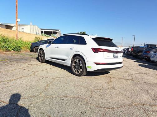 2023 Audi e-tron Premium quattro