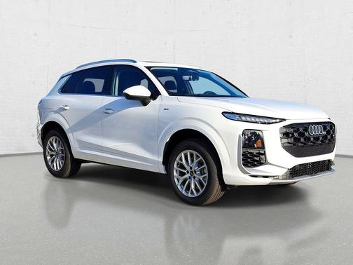 Arkona White 2026 Audi Q3 TFSI quattro S tronic