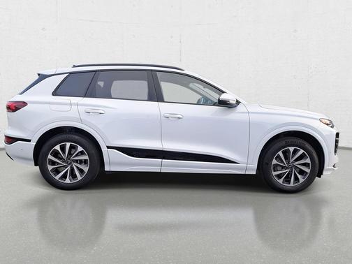 2025 Audi Q6 e-tron Premium quattro