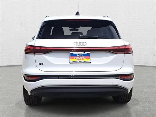 2025 Audi Q6 e-tron Premium quattro