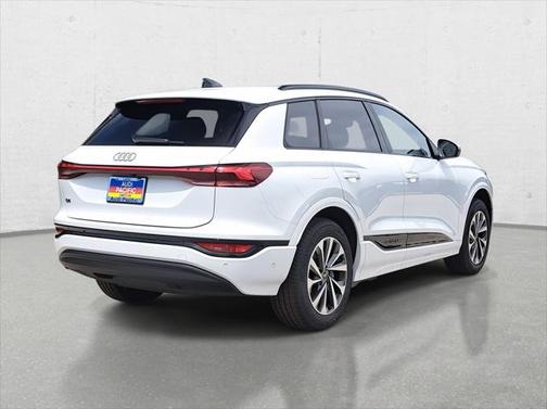 2025 Audi Q6 e-tron Premium quattro