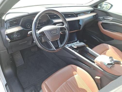 2024 Audi Q8 e-tron Premium Plus