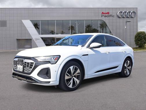 2024 Audi Q8 e-tron Premium Plus