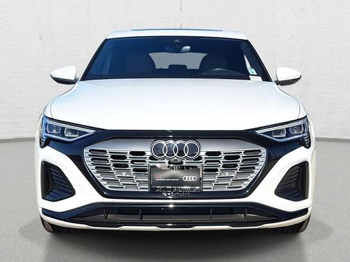 2024 Audi Q8 e-tron Premium Plus