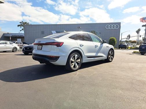 2024 Audi Q8 e-tron Premium Plus