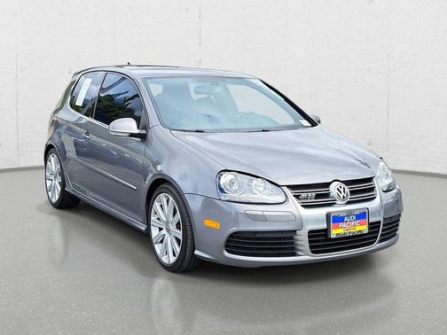 United Gray Metallic 2008 Volkswagen R32 Base
