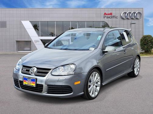 United Gray Metallic 2008 Volkswagen R32 Base