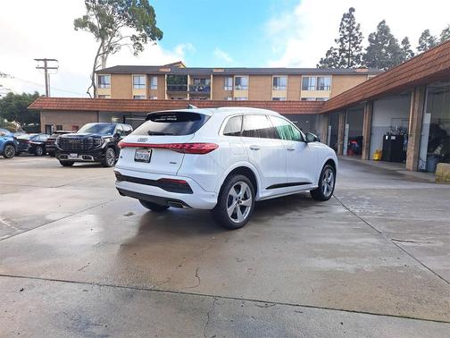 2025 Audi Q5 Premium Plus TFSI quattro S tronic