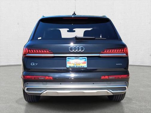 2022 Audi Q7 55 Premium