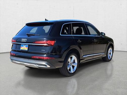 2022 Audi Q7 55 Premium