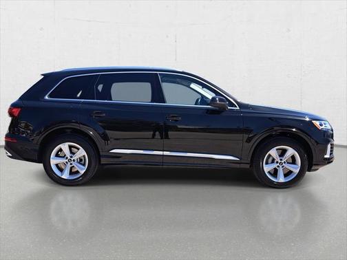 2022 Audi Q7 55 Premium