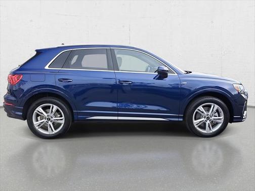 2024 Audi Q3 Premium 45 TFSI S line quattro Tiptronic