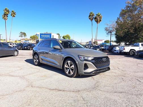 2024 Audi Q8 e-tron Premium