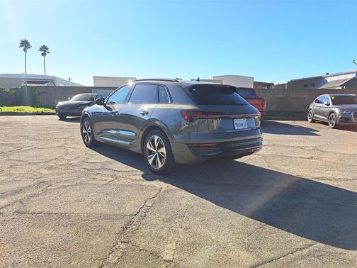 2024 Audi Q8 e-tron Premium